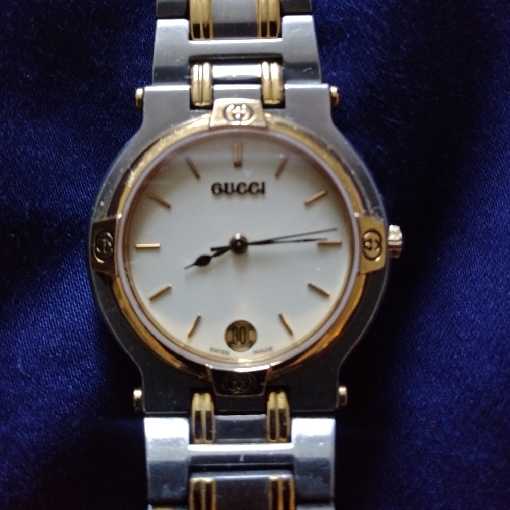 Gucci Authentic watch